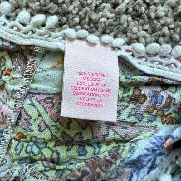 Victoria’s Secret Boho Paisley Pink/Green Swim Cover Up, Size Medium - Picture 7 of 11